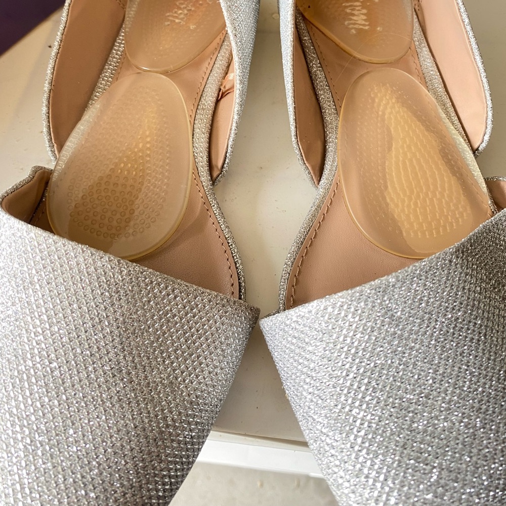 Size 10 flats in silver stylish look